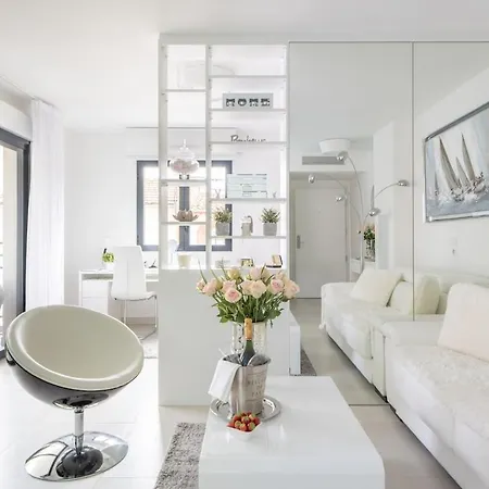 Luxueux Proche De La Croisette Avec Grande Terrasse Amenagee קאן
