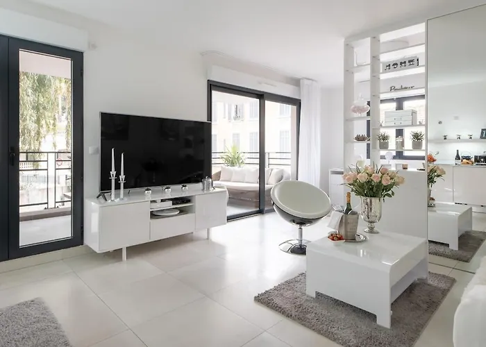 Luxueux Proche De La Croisette Avec Grande Terrasse Amenagee * קאן